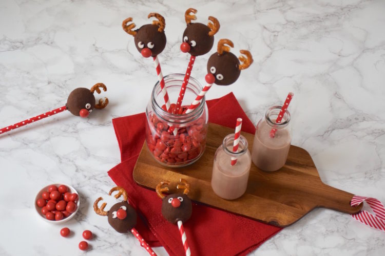 Cake pops Rennes de Noël