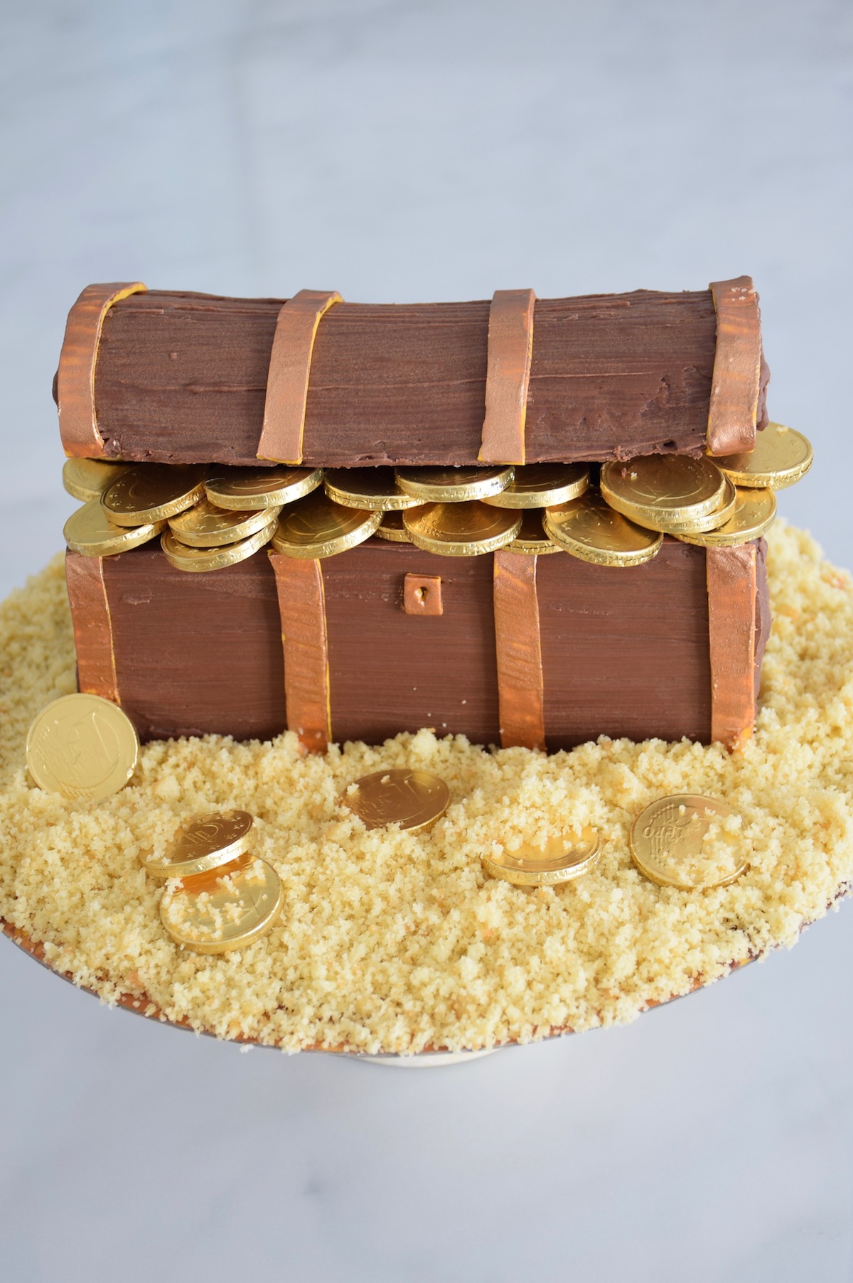 Gâteau coffre au trésor pirates